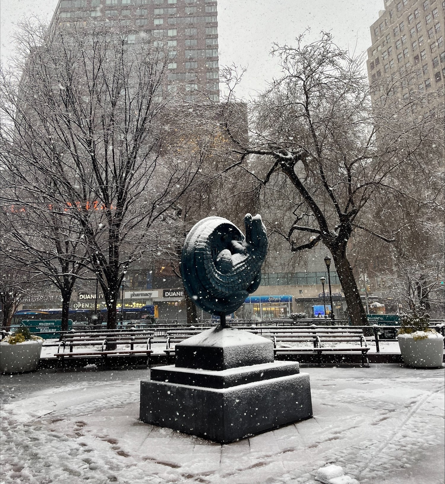 Alexander Klingspor - NYC Legend monumental sculpture